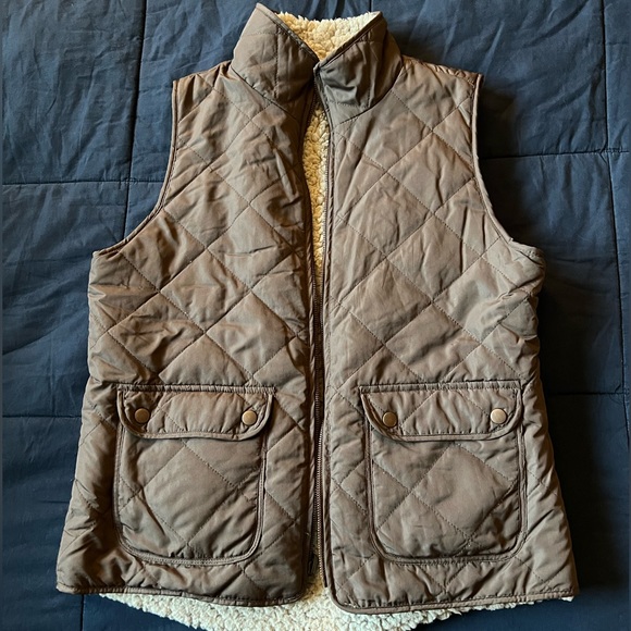 Thread & Supply Reversible Vest - Picture 2 of 4